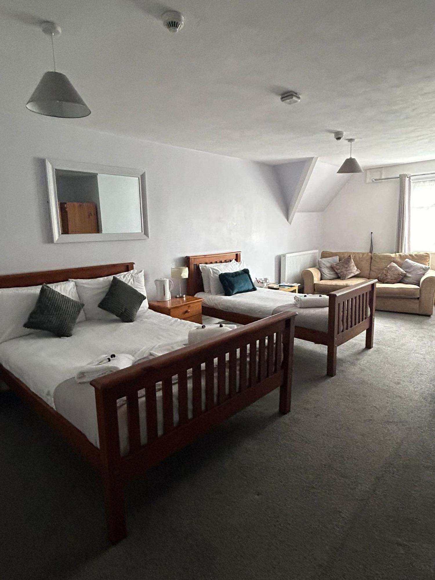 The Wheatley Hotel Донкастер Экстерьер фото
