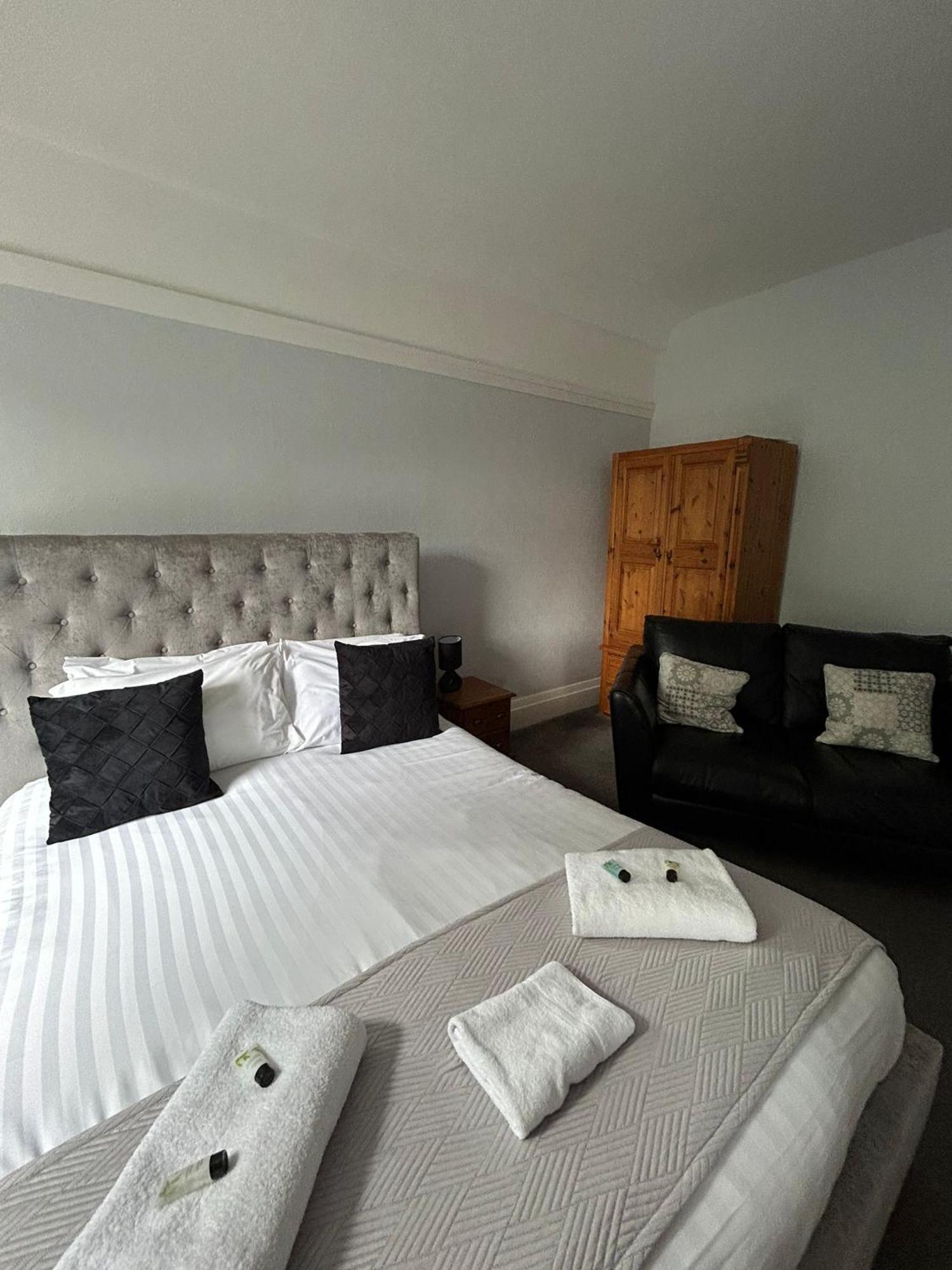 The Wheatley Hotel Донкастер Экстерьер фото